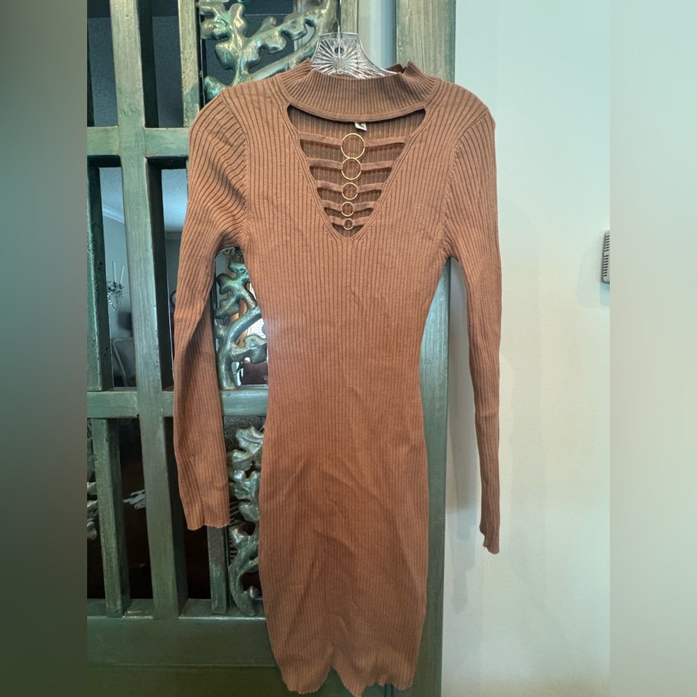 Elegant Brown Ribbed Knit Dress